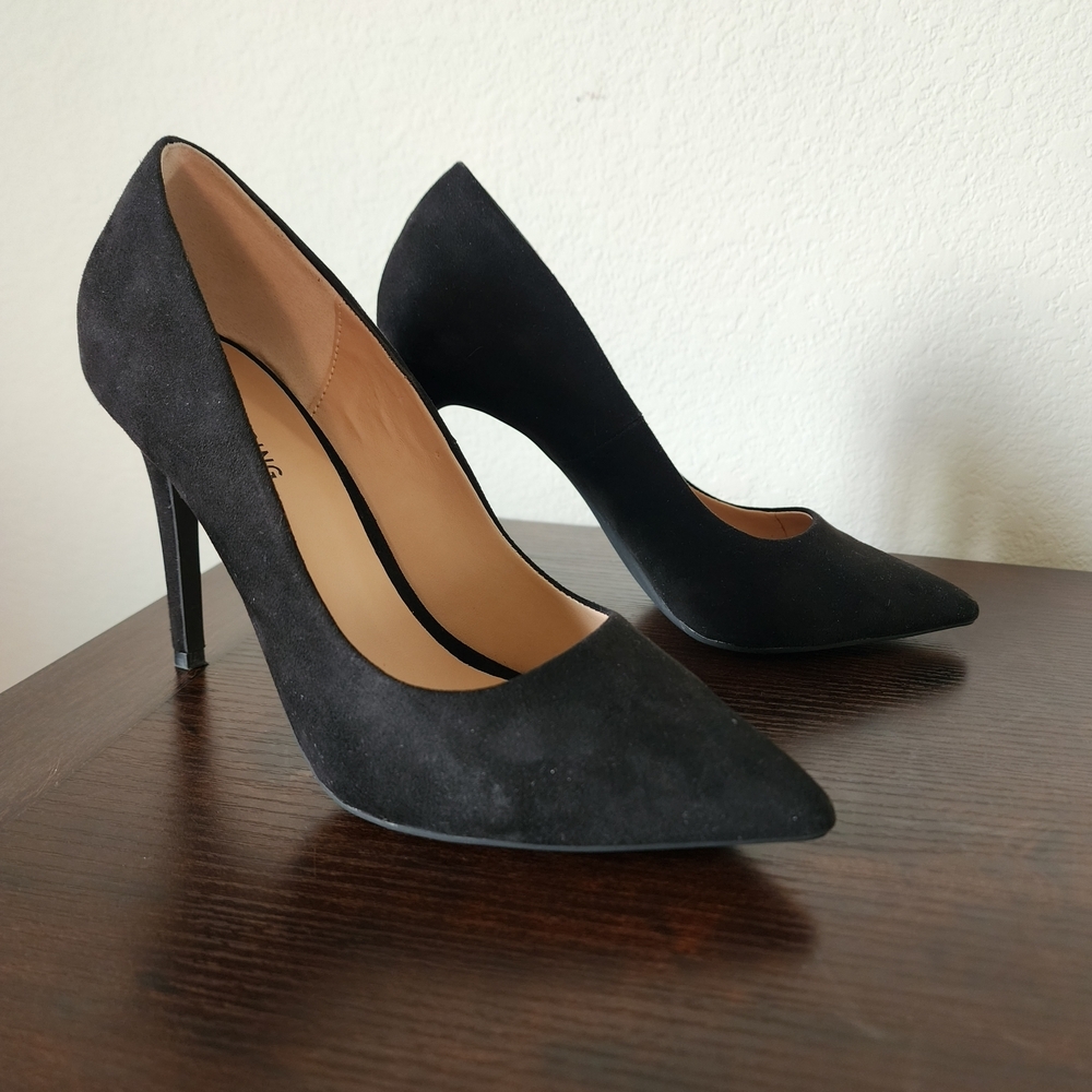Elegant Black Women's Pointy Toe Heels Size: 7.5 - Picture 5 of 10